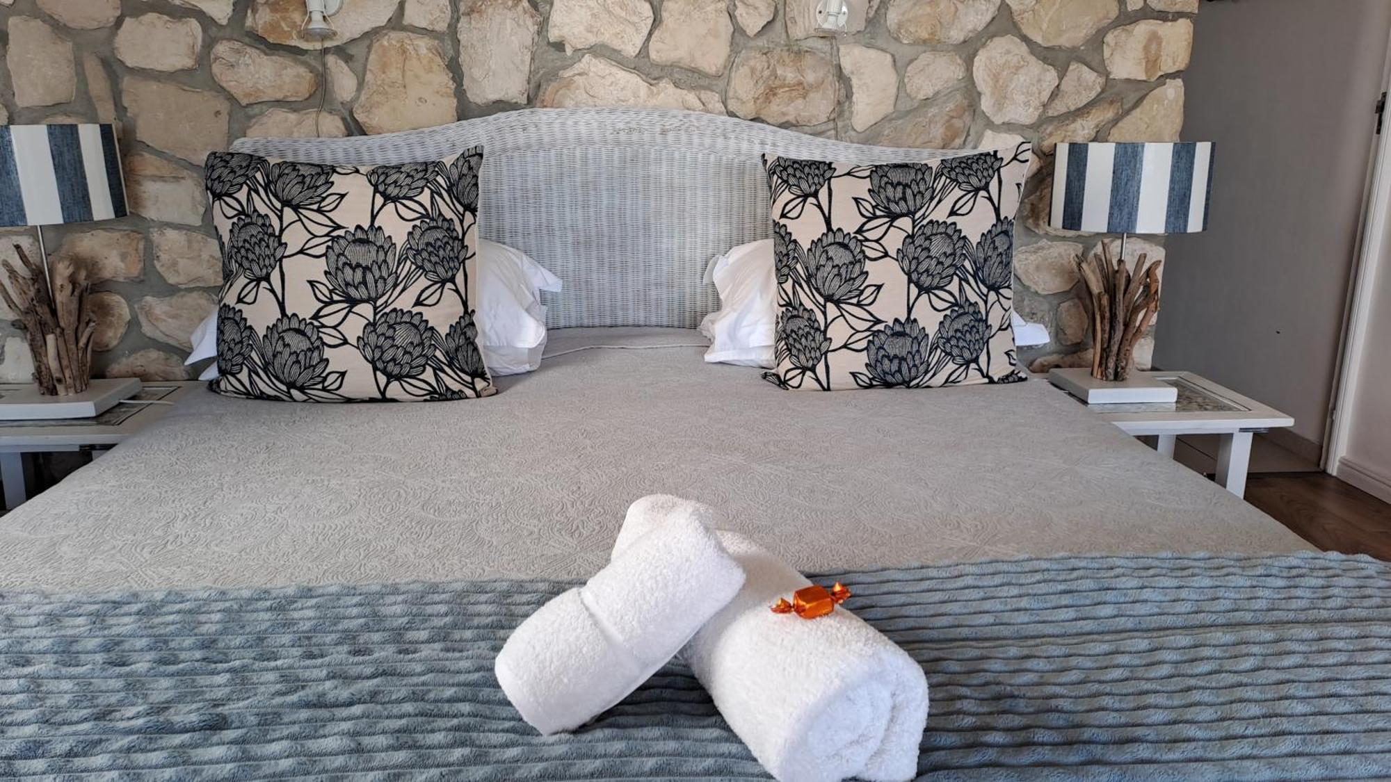 Kleinzee Oceanfront Guesthouse Gansbaai Exterior foto